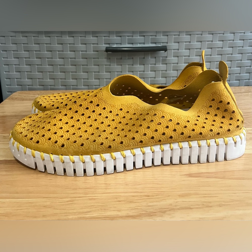 Ilse Jacobsen Yellow Slip-On Sneakers